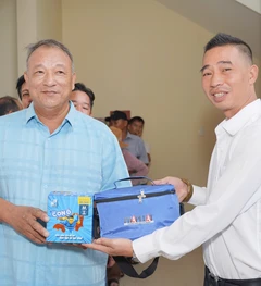 Toàn cảnh chương trình 'Cùng ngư dân thắp sáng đèn trên biển' tại Khánh Hòa