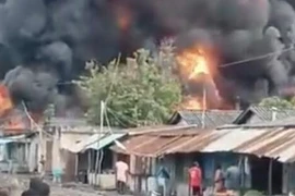 VIDEO: Cháy cửa hàng nhiên liệu, 35 người thiệt mạng