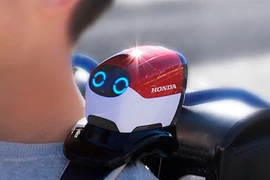Honda chế tạo robot giúp trẻ em tránh tai nạn khi đi qua đường
