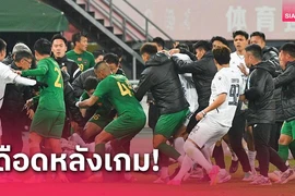 Clip hai đội bóng Trung Quốc và Thái Lan hỗn chiến nảy lửa tại AFC Champions League