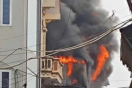 Hà Nội: Cháy lớn tại 2 căn nhà liền kề 