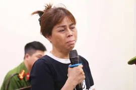 Vụ cô gái dừng đèn đỏ bị tông chết: Nỗi đau của người mẹ ở 2 phía 