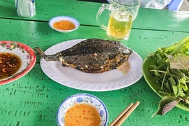 Tổng kiểm tra bè nổi kinh doanh dịch vụ trên vịnh Nha Trang sau vụ cá bò hòm 3,5 triệu đồng/kg