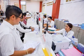 TP.HCM chi thu nhập tăng thêm cho cán bộ, công chức trước 30-6 
