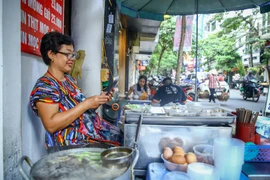 Smartphone 600 ngàn đồng được bán ra thị trường