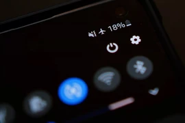 Ai là người lo lắng nhất khi điện thoại báo pin yếu?