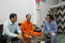 Chính quyền đi thăm và tri ân nhân chứng Hoàng Sa