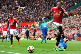 Chelsea, Arsenal tranh giành 'người thừa' của MU