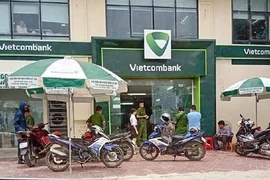 Công an gia đang truy bắt khẩn cấp đối tượng. Trong ảnh: Chi nhánh VCB Nghi Sơn