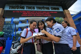 Thí sinh thích thú vì đề thi Văn rất thời sự 
