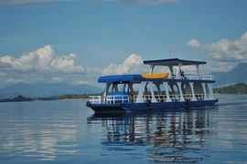 Nguyên Tổng Bí thư, Chủ tịch nước Lào an toàn trong vụ lật tàu