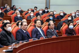 Bộ Chính trị gặp mặt cán bộ cấp cao nguyên là lãnh đạo của Đảng, Nhà nước