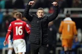 Kết quả bóng đá: Ole Gunnar Solskjaer ra mắt ấn tượng