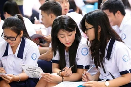 Từ ngày 2-5 học sinh TP.HCM làm đơn thi tuyển lớp 10