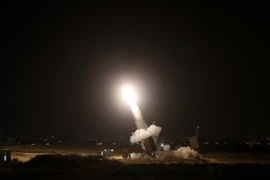 Chùm ảnh Israel không kích Gaza để trả đũa
