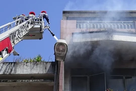Cửa hàng ba tầng cháy dữ dội giữa trung tâm Đà Nẵng