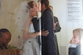 Lộ thêm ảnh cưới tuyệt đẹp của Angelina Jolie và Brad Pitt 