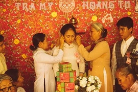 Độc: Bộ ảnh cưới phong cách những năm “một nghìn chín trăm - hồi đó” 