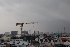 TP.HCM dư thừa nhà cao cấp, thiếu nhà bình dân