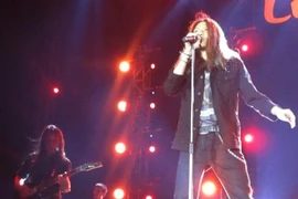 Khán giả Huế cuồng nhiệt trong đêm rock 'Lửa Cố đô'