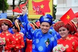 100 cặp đôi dự lễ cưới tập thể trong ngày Quốc khánh 2-9