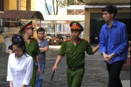Đánh thuốc mê ông ngoại để trộm đồ cổ trị giá 1,6 tỉ 