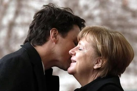 Thủ tướng Trudeau gây thiện cảm với 'bà đầm thép'