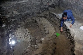 Nín thở với tòa tháp sọ người dưới lòng đất