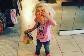 Cháu gái ông Trump mang mặt nạ ông nội dịp Halloween