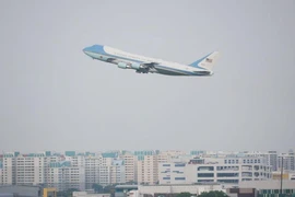 Ông Trump rời Singapore sau thượng đỉnh tuyệt vời với ông Kim 