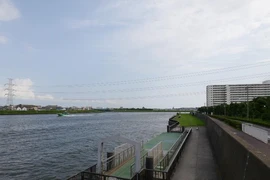 Người đàn ông bỗng dưng về nhà sau khi được 'chôn cất' 1 năm