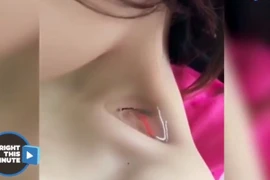 Choáng với trào lưu nuôi cá trong hõm xương quai xanh