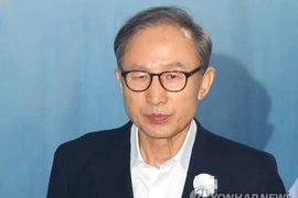 Cựu Tổng thống Hàn Quốc Lee Myung-bak bị kết án 15 năm tù