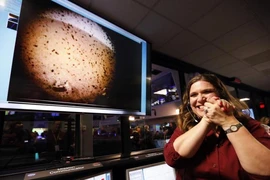 Tàu vũ trụ NASA hạ cánh thành công xuống sao Hỏa