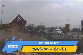 Video: Kinh hoàng xe container đổ ập, suýt đè người đi đường