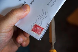 Đối mặt án tù 2 năm vì đọc lén thư của con trai