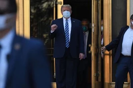Ông Trump: Nhiễm COVID-19 là phước lành từ thượng đế