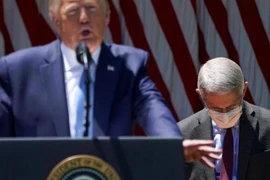 Xuất viện vài ngày ông Trump đã định tiếp hàng trăm khách
