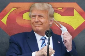 Ông Trump từng muốn 'biến hình' thành siêu nhân khi xuất viện