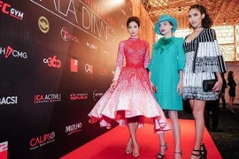 Hồ Ngọc Hà, Phạm Hương, Lan Khuê đối mặt nhau
