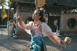 Hoàng Thùy Linh thả vàng anh, cắt duyên âm 
