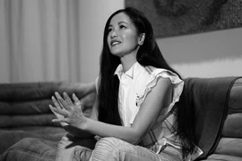 Hồng Nhung bất ngờ viết bài hát về những người chống COVID-19