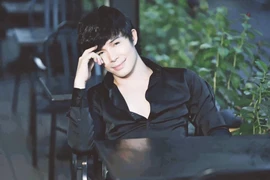 Nathan Lee bất ngờ livestream công bố sản phẩm âm nhạc