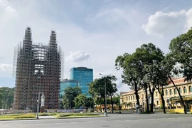 Nhà thờ Đức Bà trở lại có Thánh lễ trực tiếp sau 6 tháng đóng cửa