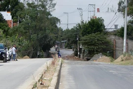 Đổi 105 ha đất lấy 1,9 km đường BT 