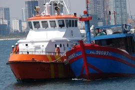 Vượt biển cứu 7 thuyền viên trên tàu bị hư hỏng, mất liên lạc