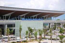 Máy bay Vietnam Airlines 2 lần hạ cánh xuống Đà Nẵng bất thành
