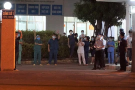 Mở cửa Bệnh viện C Đà Nẵng và tâm thư lúc 0 giờ