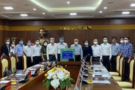 TP.HCM tặng Đà Nẵng 500 triệu đồng, test kit để chống dịch