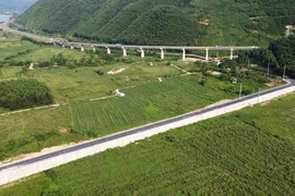 Đà Nẵng thông xe tuyến đường đẹp bắc ngang sông Cu Đê